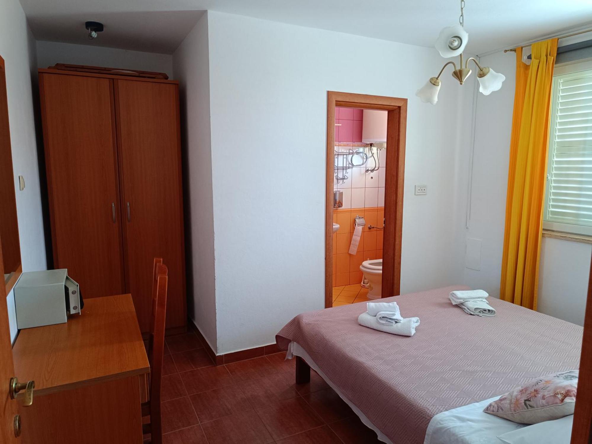 Ferienwohnung Monika Rab Town Exterior foto